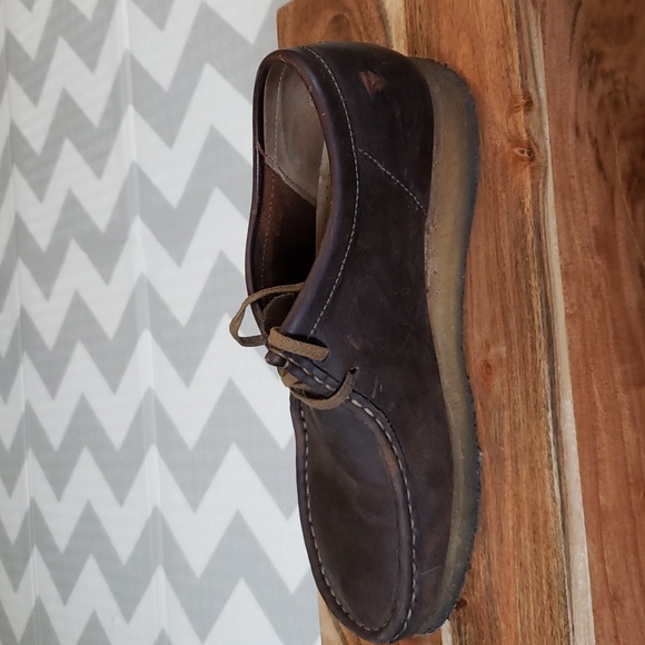 Clark's brown leather lace moccasins. Natural crepe.  Pre-owned.   size 8.5 - Picture 8 of 10